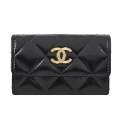 【CHANEL 香奈兒】刻紋雙C LOGO菱格紋小羊皮卡片/零錢夾(黑色)