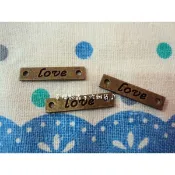 古銅吊墜-#196雙孔Love牌(4入)~zakka/古董小物/拼布材料/拉鍊頭/吊飾/古銅小物【幸福瓢蟲手作雜貨】
