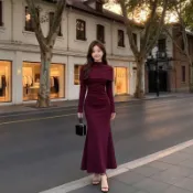 Vanta｜法式針織洋裝 氣質優雅 連身裙 長袖針織連衣裙女秋冬新款法式氣質高級感內搭打底修身顯瘦魚尾裙A 0918