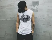 FINDSENSE服飾 FINDSENSE MD 日系 潮 男 寬鬆 街頭時尚 黑 白 骷髏頭圖案印花 特色無袖T恤 背心 上衣 圖案背心