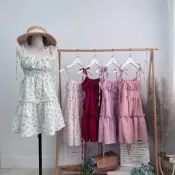 粉花♥️現貨秒出售完不再【JinG】泰國🇹🇭綁帶細肩蛋糕小洋裝♥️海邊沙灘 渡假約會 小碎花短洋裝 收腰設計