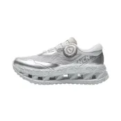 (店+)【LI-NING 李寧】AZGW310-2 中國李寧 弧ACE 3 潮流 鬥拱重構 型走先鋒 TPU紡織品減震透氣反光回彈 低幫 LI-NING ARC跑步鞋 女款 銀色