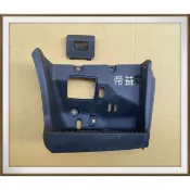 【帝益汽材】HINO 300 XZU 5噸 2021年後 六期車 腳踏板 上車踏板《另有賣後視鏡架、大燈、後燈、照地鏡》