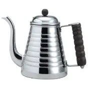 【i郵購】南美龐老爹咖啡 日本原裝Kalita Wave POT鶴嘴木把柄 壺身浪波設計 IH 電磁爐可用 1000ML 高質感不銹鋼