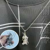現貨【附珍珠鍊】立體金色關公雕像項鍊義薄雲天關公吊墜銀色關公佛武財神招財霸氣關二爺背面招財避邪關聖帝君立體浮雕合金項鍊