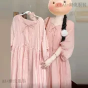 棉麻洋裝 粉色棉麻中袖連衣裙女高級感2026早秋新款女裝大碼遮肚顯瘦大擺裙 5555A