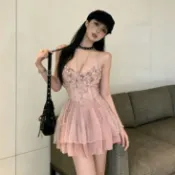 YIFENZI 洋裝✨ 實拍~甜美辣妹吊帶大擺露背短裙粉色連衣裙女 高級感法式修身顯瘦純欲性感吊帶裙
