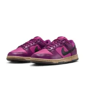 (店+)【NIKE 耐吉】W Dunk Low 紫黑 復古 橡膠外底 休閒鞋 運動鞋 女鞋 FZ2552-500