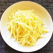 (店+)【甲上生鮮 年菜】台灣產 薑絲 (150g±10%/包) 薑/薑片/薑絲/蔬菜/冷凍蔬菜/素食/蔥/蒜