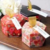 廚房大師-「六角迷你梅花喜糖盒」牛皮牛軋糖牛扎糖 餅乾盒 糖果盒 雪Q餅盒 喜餅盒 喜糖盒 禮品盒 包裝禮盒 婚禮小物盒