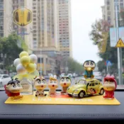可愛蠟筆小新車載擺件 中控儀表台飾品 搖頭小新 露pp小新 卡通網紅公仔玩偶車裝飾 汽車裝飾擺設