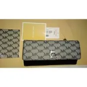 (免運)正品不必買假貨全新經典MK(MICHAEL KORS EST 1981 金LOGO防刮皮革長夾米白/駝咖內裡皮夾