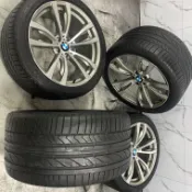 20寸BMW X5原廠1:1鋁圈 二手9成新胎皮 E70 F15老款X5 X6 前輪275/40後輪 315/35