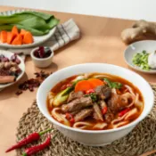 【栗園米食】國宴粄條| 麻辣半筋半肉湯粄條
