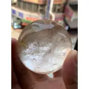 兆鑫生活館-天然白水晶球直徑約6公分 300g(,贈底座)/辦公室/鎮宅/招財/風水球/玄關/書房/裝飾
