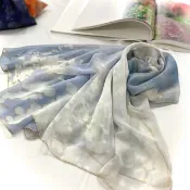 大尺寸雪紡圍巾│攝影師水野克比古作品│京都鴨川~白鷺~│Ballett Kyoto│柔軟雪紡│日本製