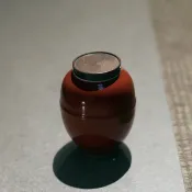 全球選品1館 生活百貨 故宮紅清雅小茶倉茶葉罐小號胡桃木蓋密封陶瓷紅色茶罐儲藏罐