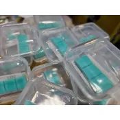  【附收納盒】萬用黏土 模型黏土 公仔黏土 藍丁膠 海報黏土 隨意貼 可重複使用 環保黏土 無痕黏土 無痕膠 附收納盒