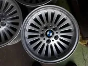 阿傑 全新 原廠鋁圈16吋 BMW 5孔120 5/120 E39 528 剩2個 一個2000ET20 中心孔74.1
