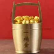 【招財進寶聚寶盆】黃銅一桶金擺件 創意金財米桌擺 流水聚寶盆 辦公室書房客廳擺飾 開運招財風水小物