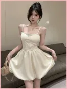 【鑲鑽洋裝】重工鑲鑽吊帶洋裝 千金名媛甜美純欲風 高腰花苞蓬蓬裙 顯瘦A字剪裁 露背拼接純色短裙禮服