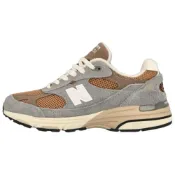 (店+)【NEW BALANCE】U993GG New Balance NB 993 Shadow Grey/Driftwood 織物人造革輕便 低幫 休閒城市通勤跑步鞋 男女同款 灰色 nb女鞋 女鞋 運動鞋女