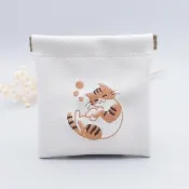 酣睡貓咪刺繡彈片口金包