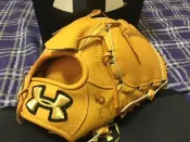 特價 日本製 限量絕版 UNDER ARMOUR (UA) 金子千尋 硬式投手手套 QBB0077(非美津濃 久保田)