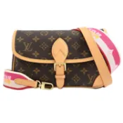 【康是美官方網購】Louis Vuitton LV M46049 DIANE Monogram花紋雙背帶肩背/斜背包.桃紅