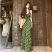 【現貨】復古清新綠格紋吊帶洋裝女溫柔氣質收腰顯瘦露背長裙#復古清新綠格紋吊帶洋裝女溫柔氣質收腰顯瘦露背長裙