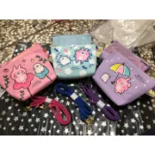 現貨出清🥳台灣正版實拍+現貨附背帶💕kanahei 卡娜赫拉側包手機觸控包兔子小雞P助手機包手機袋外出包零錢包化妝包