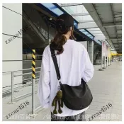 台灣出貨🎀.單肩包包女ins學生斜挎包韓版百搭新款潮尼龍防水複古餃子包