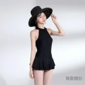 (有款媠衫)臺灣出貨\連身裙式遮肉顯瘦高級感露背泳裝女裝 海灘渡假溫泉素色舒適日常百搭 韓系時尚無鋼圈泳衣女