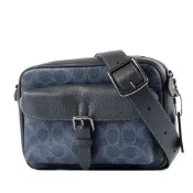 COACH 男款 Warner 緹花LOGO防刮拉鍊斜背包-單寧藍【美國正品現貨】