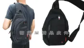 限時 滿3千賺10%點數↘ | ~雪黛屋~OVER-LAND 單肩後背包小容量內固定水瓶袋充電孔單右肩單左肩防水尼龍布材質輕便隨身物品外出休閒T5209