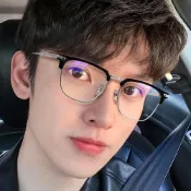 (店+)【EMMA SUE】眼鏡 眼鏡框 眉框眼鏡 半框眼鏡 黑框眼鏡 眼鏡架 男生眼鏡 附眼鏡盒 高品質 輕量鏡架 金屬眼鏡 禮物