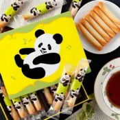 全新未拆 16入 ！ 只有一盒 🔥 YOKU MOKU 熊貓 迷你 雪茄 蛋捲 鐵盒 禮盒 2026/12/9