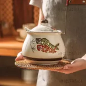 熱賣🔥豬油罐 豬油罐帶蓋 大容量油罐 儲油罐 廚房油罐 油罐 陶瓷豬油罐家用耐高溫帶蓋葷油罐盆廚房裝油罐的容器辣椒罐專