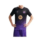 (店+)【NIKE 耐吉】II1912-505 Nike × 巴塞隆納足球俱樂部 Kobe Dri-FIT 復刻版2026/27 賽季客場圓領乾爽套頭短袖足球衣 球迷版 男款