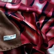 復古 PIERRE CARDIN 巴黎絲巾，34 x 34 英吋，100% 真絲絲巾，附吊牌