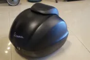 二手（5）偉士牌  Vespa PIAGGIO GTS 消光黑 原廠 尾箱 行李箱安全帽箱～ 鑰匙遺失附代用鑰匙