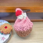現貨 MUMU 草莓鮮奶油杯子蛋糕造型束口袋 HAND MADE