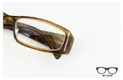 【My Eyes 瞳言瞳語】Royal Queen 透褐色氣質LOGO光學膠框 搭配高跟鞋領巾