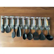 【愛咪雜貨小舖】全新Staub 相思木 木柄湯匙 鏟杓 飯杓 飯匙 醬刷 油刷 攪拌刮刀 分菜匙 湯匙 湯杓 鍋鏟