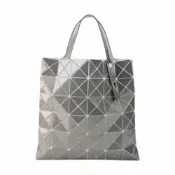 ISSEY MIYAKE  BAOBAO 幾何大方格6x6手提包(炫光銀)亮面