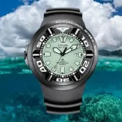 【CITIZEN 星辰】PROMASTER 限量 光動能300米潛水錶/附贈橡膠延長膠帶48.2mm(BJ8055-04X)