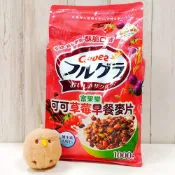 (店+)【Calbee 卡樂比】可可草莓早餐麥片 1公斤 (日本進口 草莓乾 葡萄乾 早餐麥片)