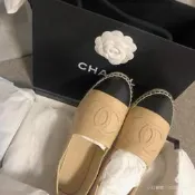 一年四季巨百搭🫧Chanel 經典作品 米黑配色 綿羊皮 鉛筆鞋、草編鞋 草編鞋界的天花板✨