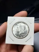 1964 年美國肯尼迪半美unc品 銀質 狀態看看圖 銀×0.9× 真假無憂 收藏把玩都合適 粉蕬不議售 不退 喜歡細節