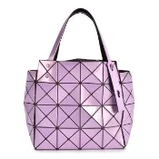 【ISSEY MIYAKE 三宅一生】亮面方格4x4手提/肩背包(水晶粉紫色)